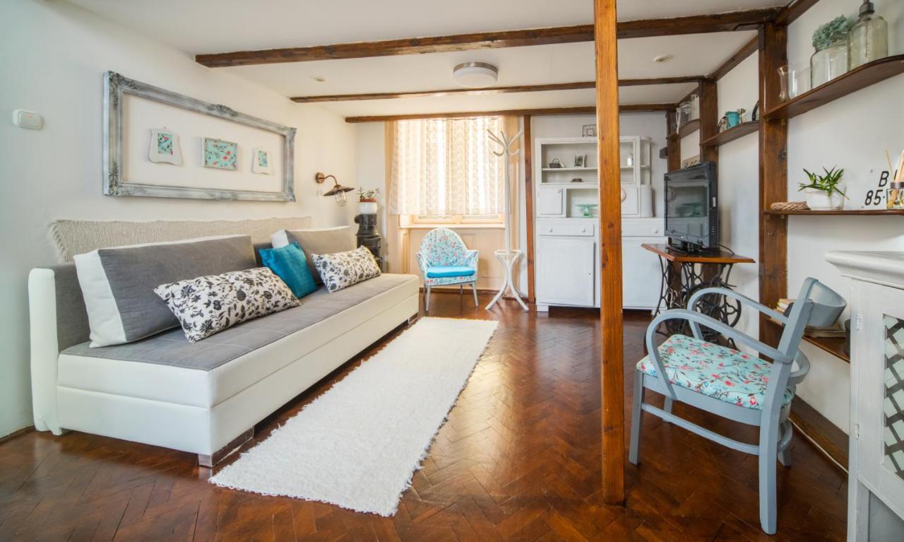 Agria Vintage Apartman Eger Buitenkant foto